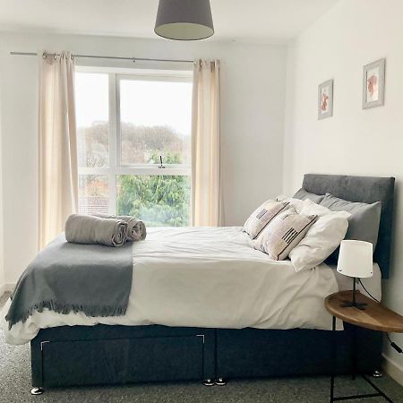 Simple 2-Bedroom 1.5 Bath Apartment In Thornhill Southampton Extérieur photo
