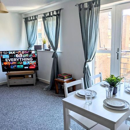 Simple 2-Bedroom 1.5 Bath Apartment In Thornhill Southampton Extérieur photo