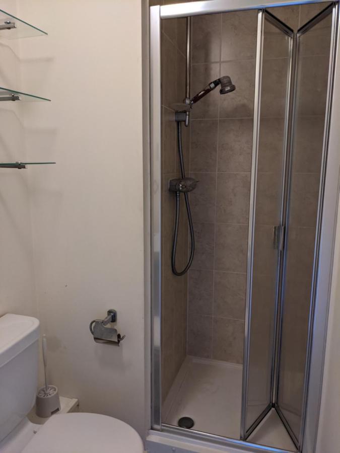 Simple 2-Bedroom 1.5 Bath Apartment In Thornhill Southampton Extérieur photo