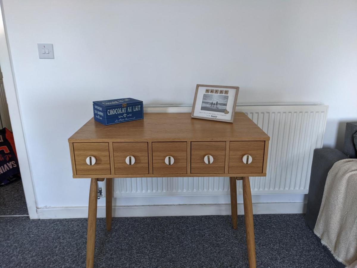 Simple 2-Bedroom 1.5 Bath Apartment In Thornhill Southampton Extérieur photo