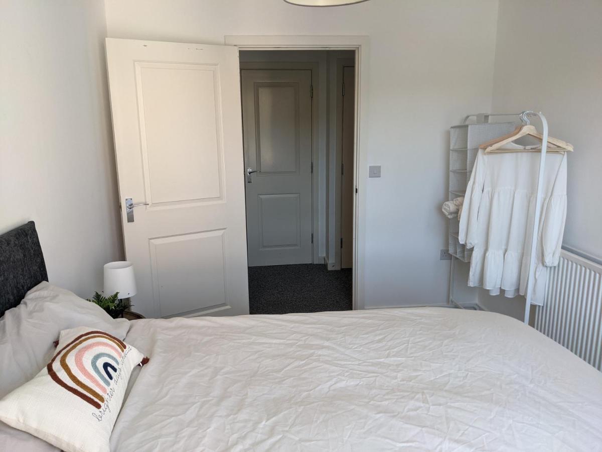 Simple 2-Bedroom 1.5 Bath Apartment In Thornhill Southampton Extérieur photo