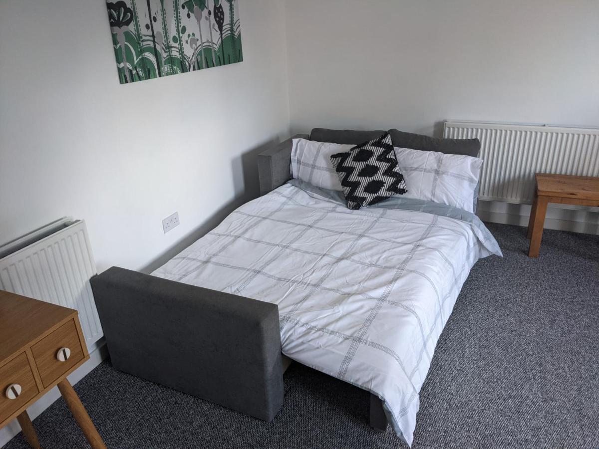 Simple 2-Bedroom 1.5 Bath Apartment In Thornhill Southampton Extérieur photo