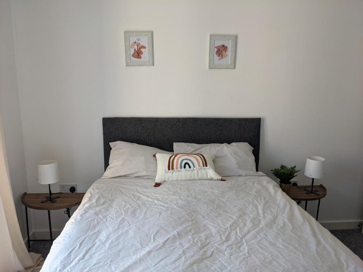 Simple 2-Bedroom 1.5 Bath Apartment In Thornhill Southampton Extérieur photo