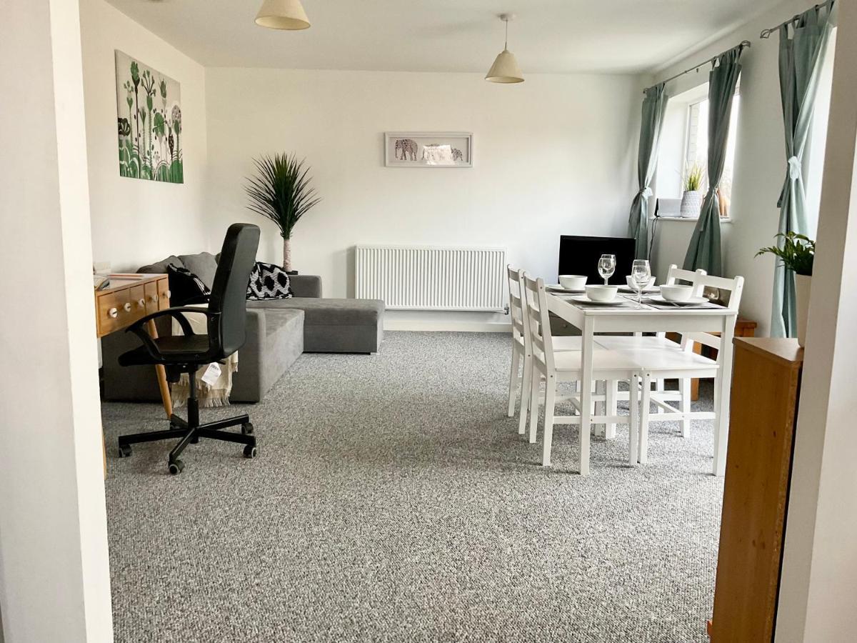 Simple 2-Bedroom 1.5 Bath Apartment In Thornhill Southampton Extérieur photo
