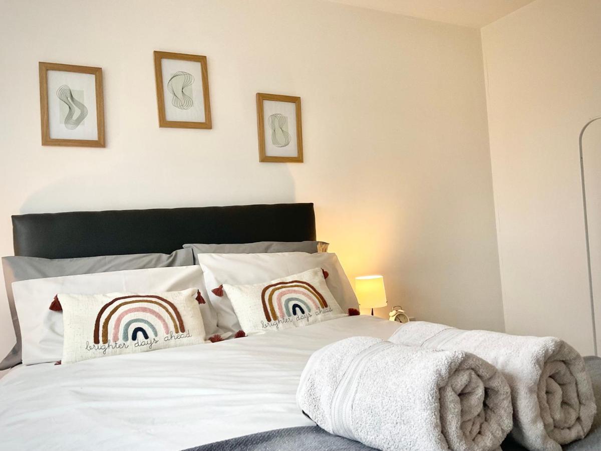 Simple 2-Bedroom 1.5 Bath Apartment In Thornhill Southampton Extérieur photo