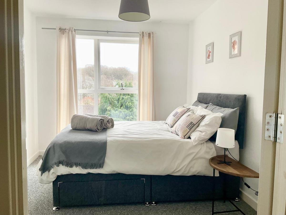 Simple 2-Bedroom 1.5 Bath Apartment In Thornhill Southampton Extérieur photo