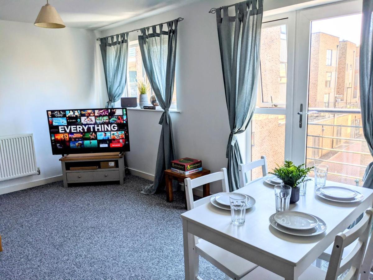 Simple 2-Bedroom 1.5 Bath Apartment In Thornhill Southampton Extérieur photo